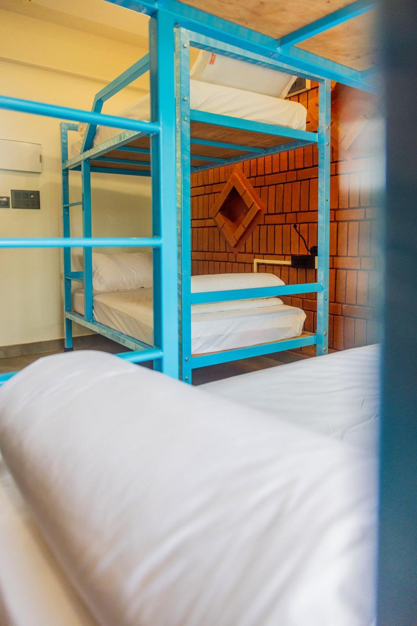 Downtown Hostels - Anjuna Buitenkant foto